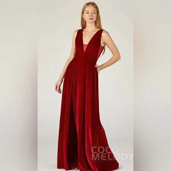 NWT COCOMELODY SZ 6 DEEP RED Velvet V Neckline With An A-Line Silhouette - Picture 2 of 9